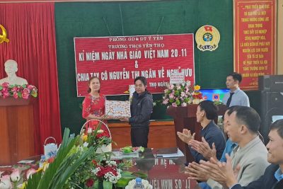 Hình kỷ niệm chia tay cô giáo Nguyễn Thị Ngân về nghỉ Hưu theo chế độ năm 2023